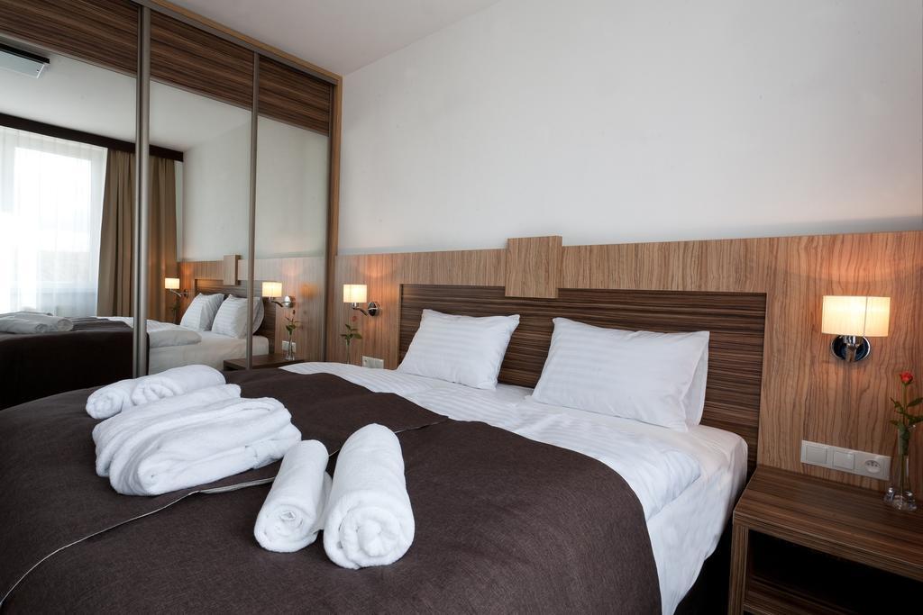 Hotel Milenium Legnica Habitación foto
